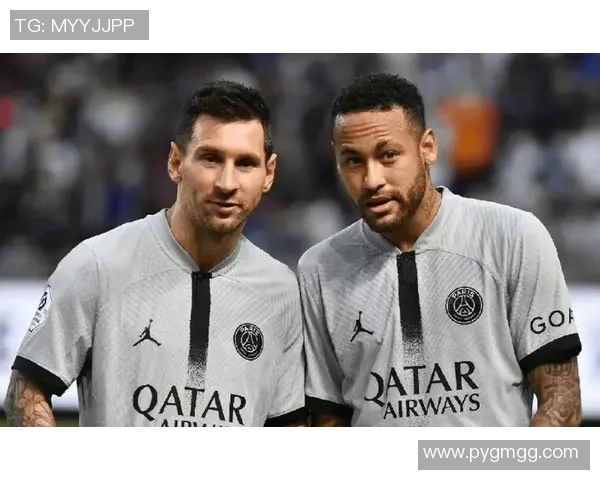 足球明星同框合照揭秘他们背后的故事与友谊瞬间 足球明星同框合照揭秘他们背后的故事与友谊瞬间