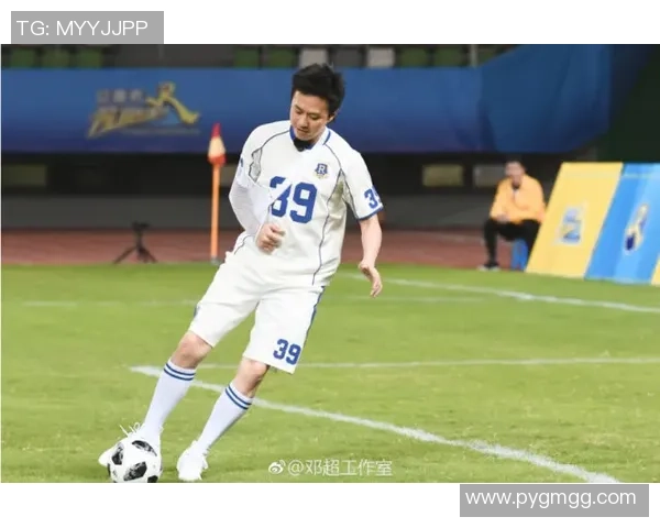 丁俊倾情推荐足球明星盘点引领潮流的绿茵场传奇人物